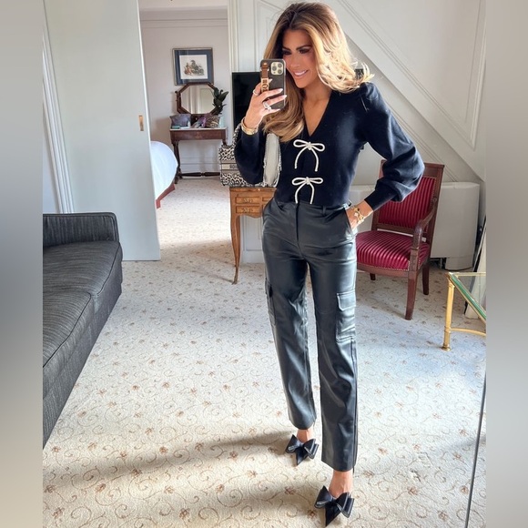 Express -viral ✨Holidays✨black embellished rhinestone bow front sweater cardigan - Picture 3 of 14